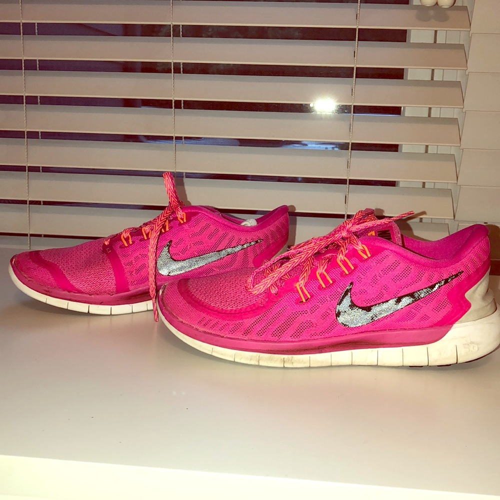 Hot pink nike sneakers!!
